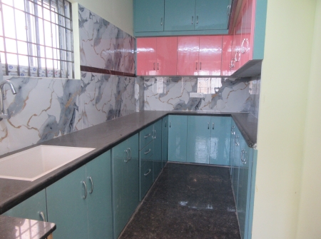 4) Li id 410 - kitchen.JPG